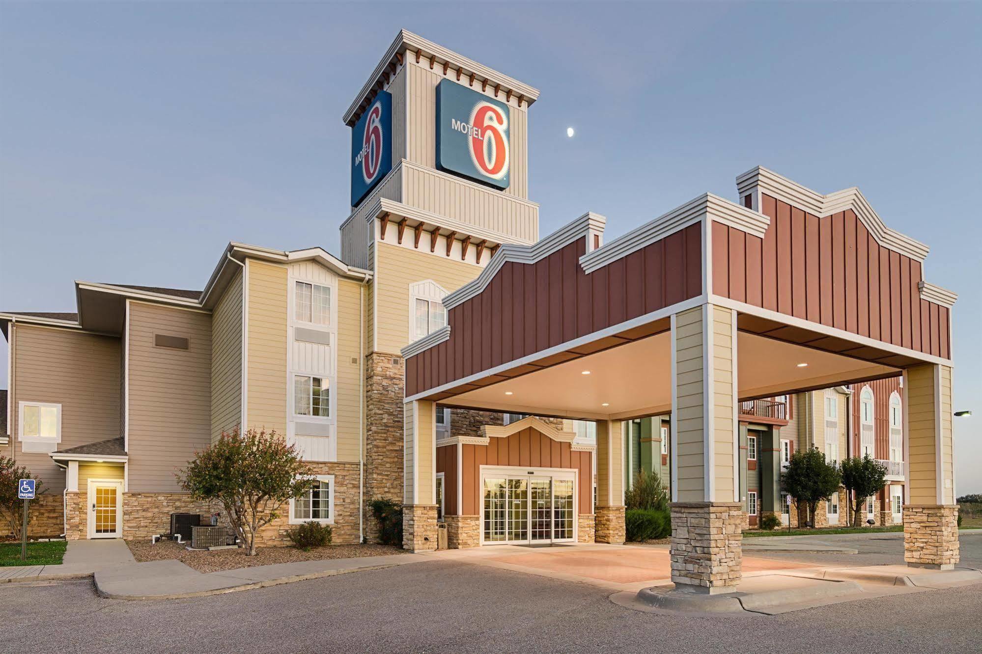 Motel 6-Valley Center, Ks Park City Exterior foto