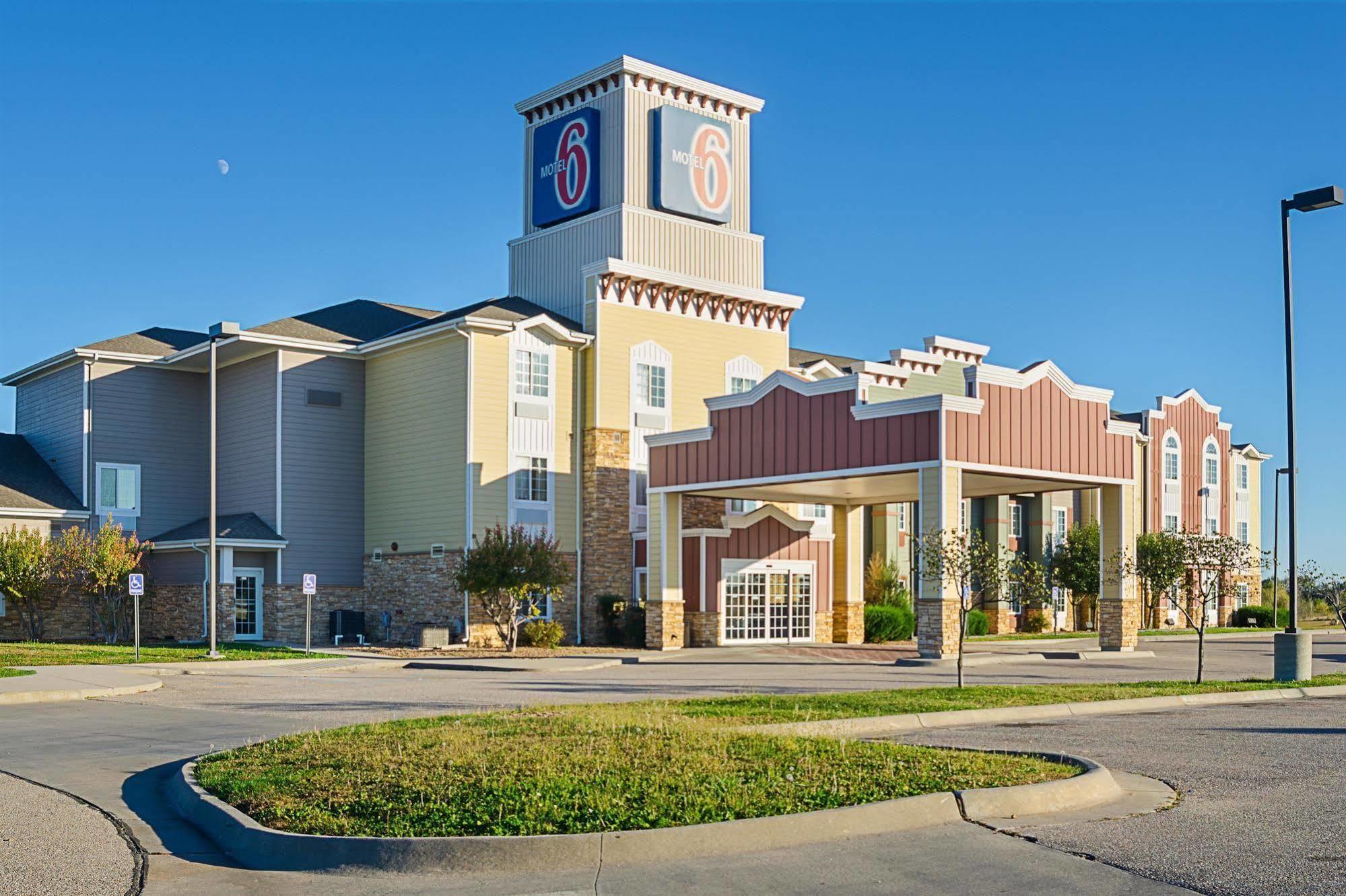 Motel 6-Valley Center, Ks Park City Exterior foto